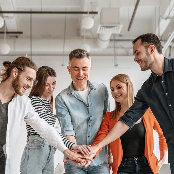 Não seja apenas mais um. Seja o destaque com sua presença online.